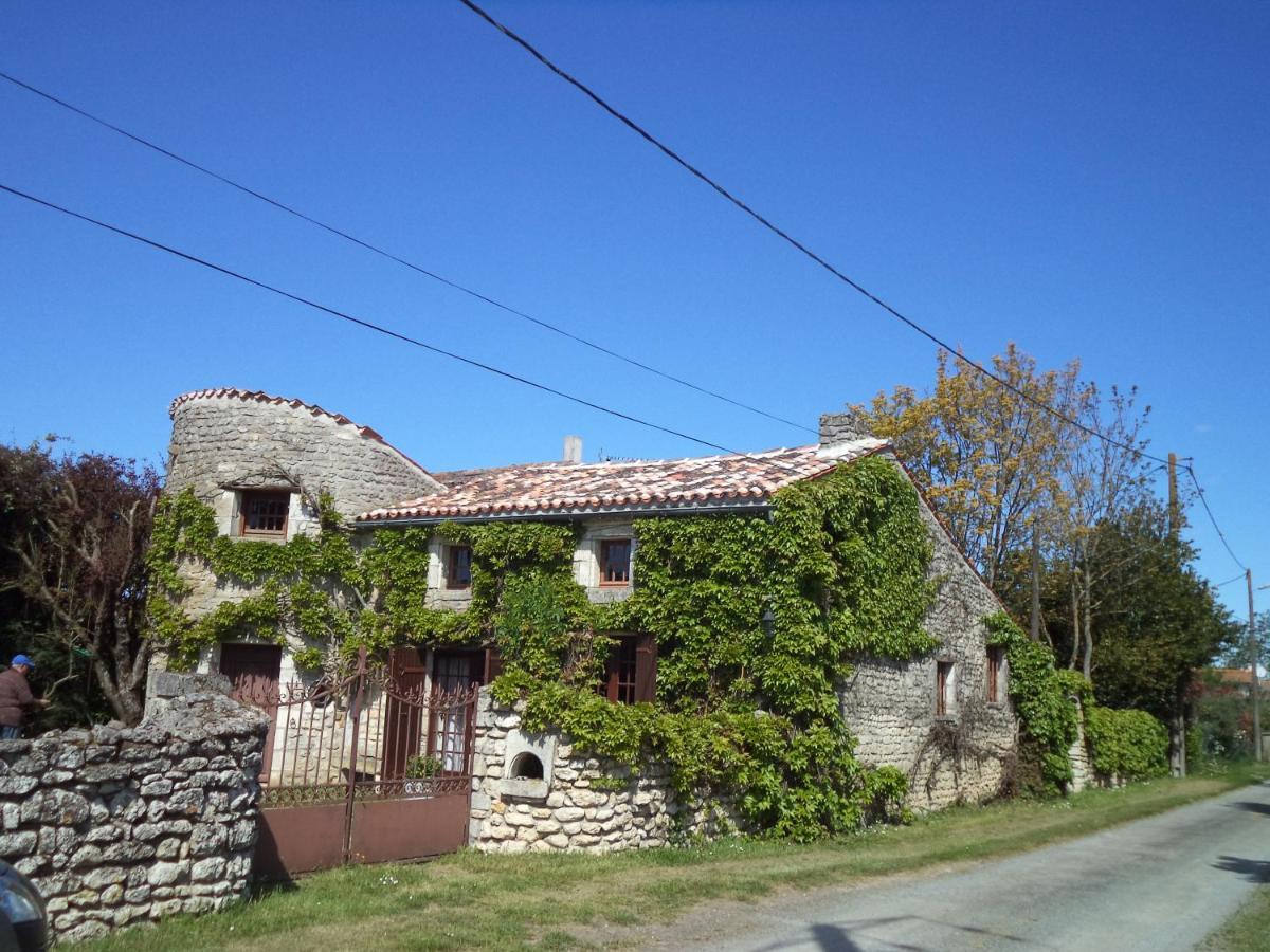 Traditional Charentais Cottage In Countryside 25 Minutes From Royan Balanzac Экстерьер фото